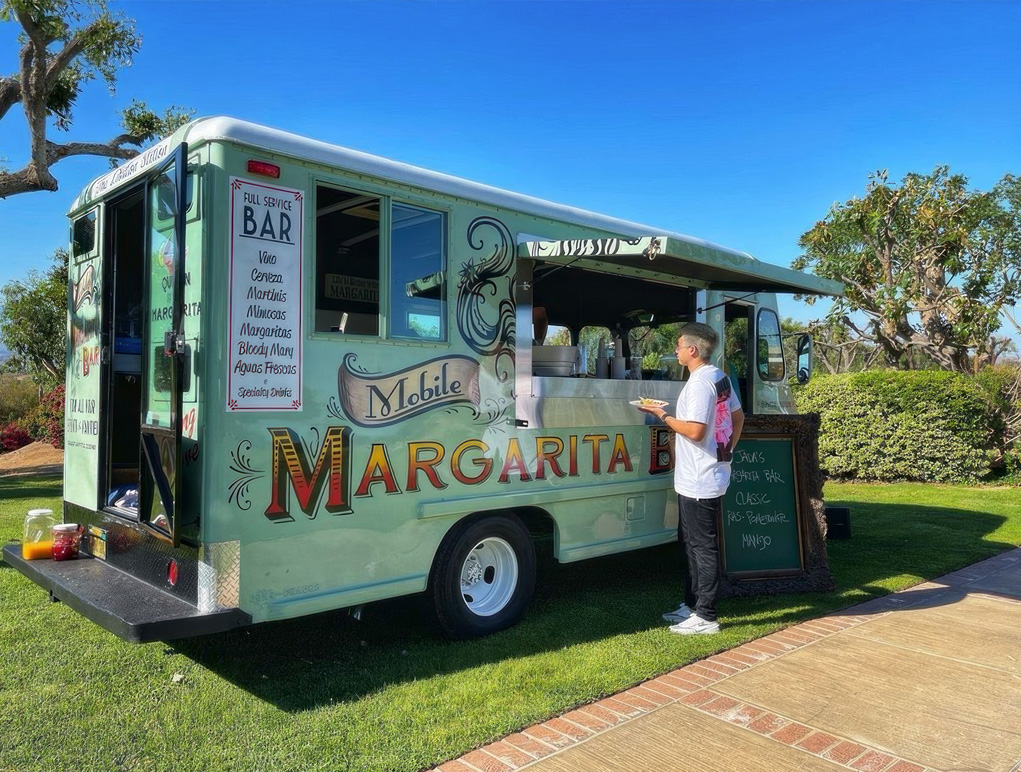 Cheers to Mobility: Mobile Beverage Trucks by Rasta Rita